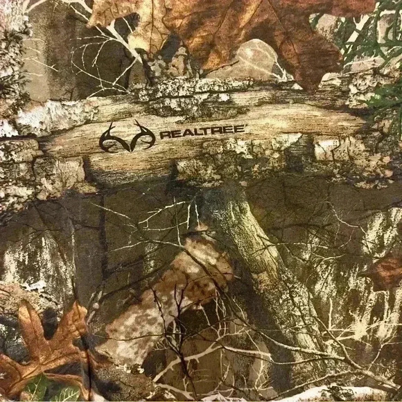 Magellan Outdoors Realtree camo v neck short sleeve t-shirt in size youth large - Picture 8 of 10